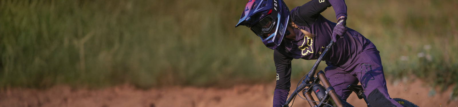 Integral mountainbikehjälmar