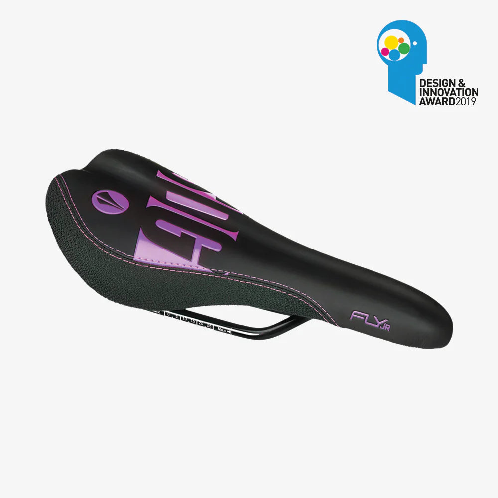 SDG FLY Junior Sadel Svart/Lila
