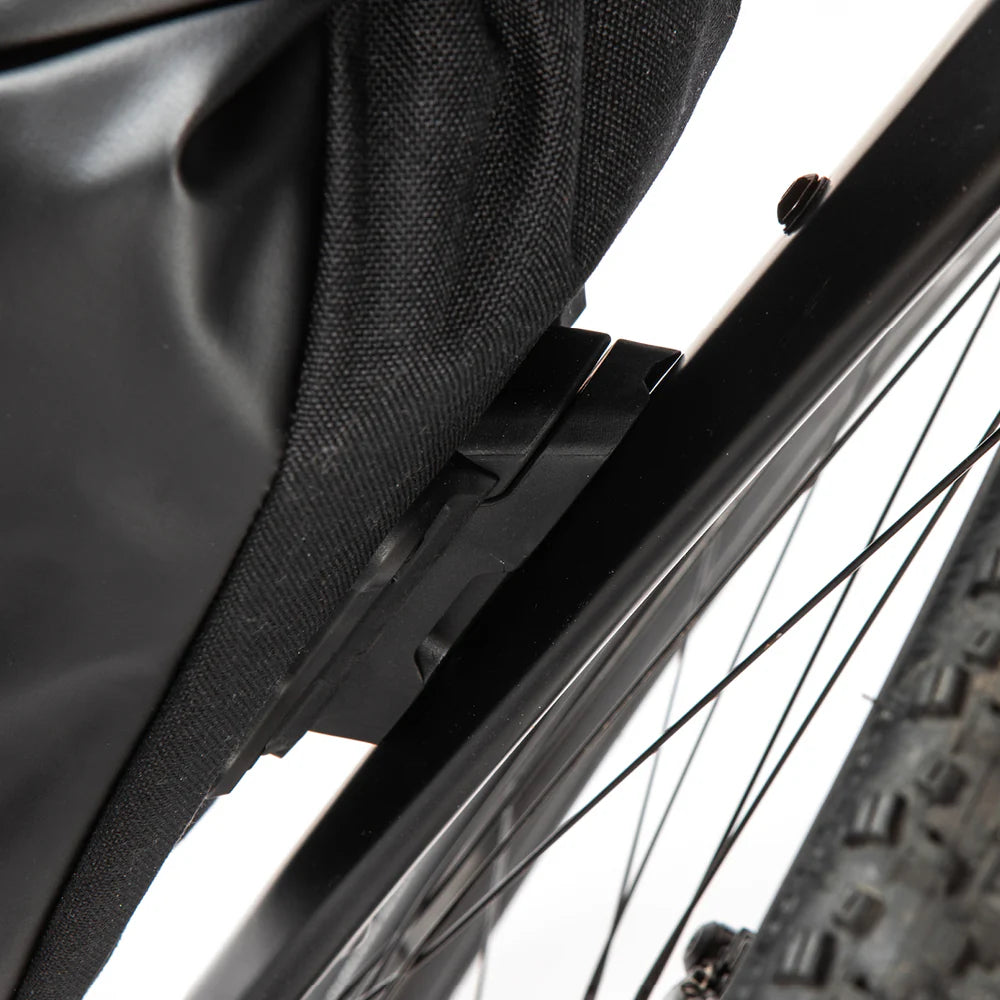 Gaffelväska RESTRAP SWITCH PANNIER 5 L Svart