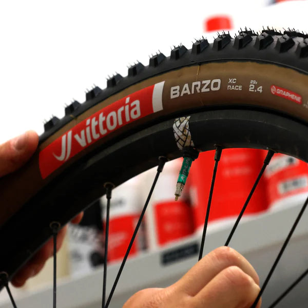 VITTORIA BARZO XC RACE 29x2.4 Graphene/Silica Tubeless Ready Soft Beige däck