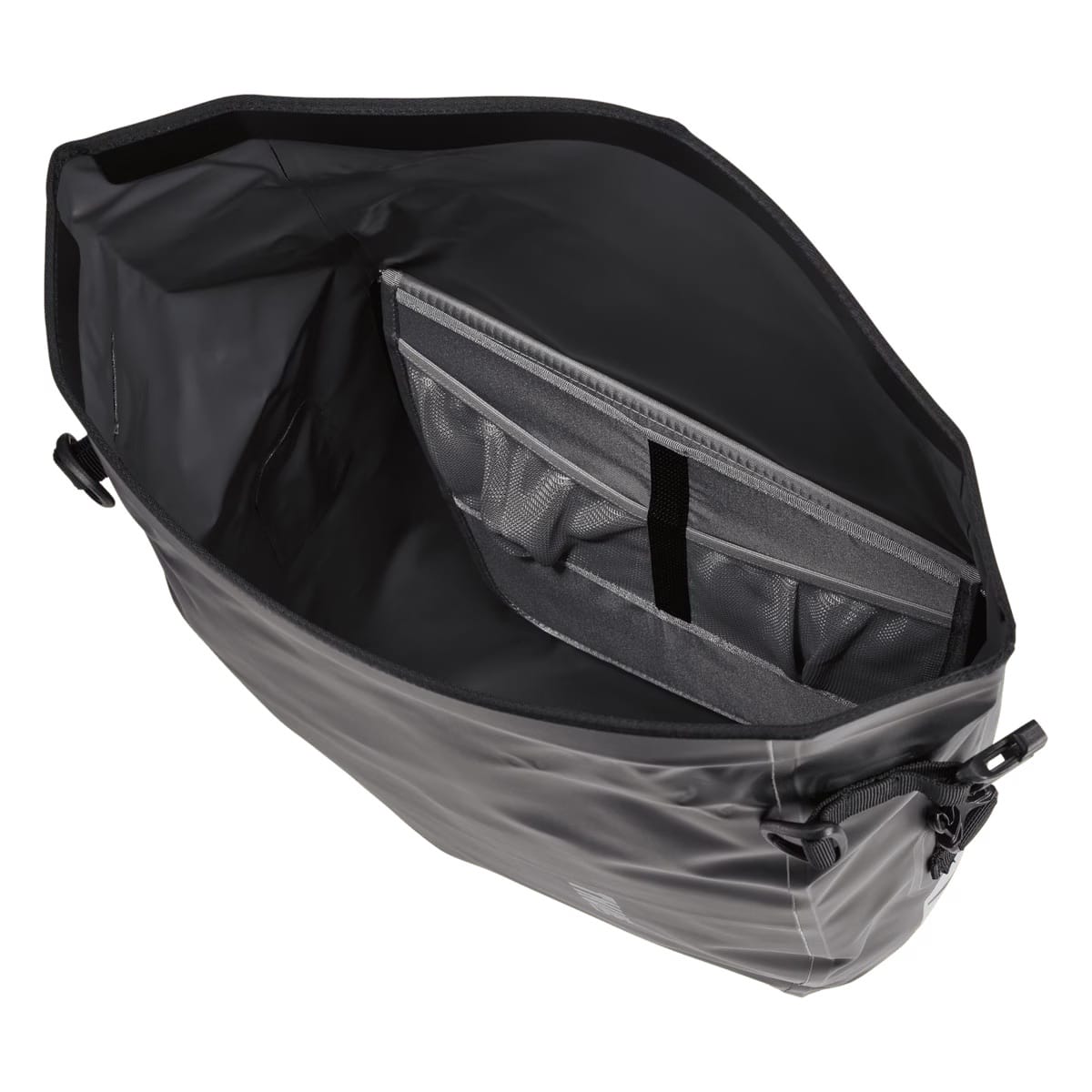 Pair of THULE SHIELD 25 L Luggage Bags Black