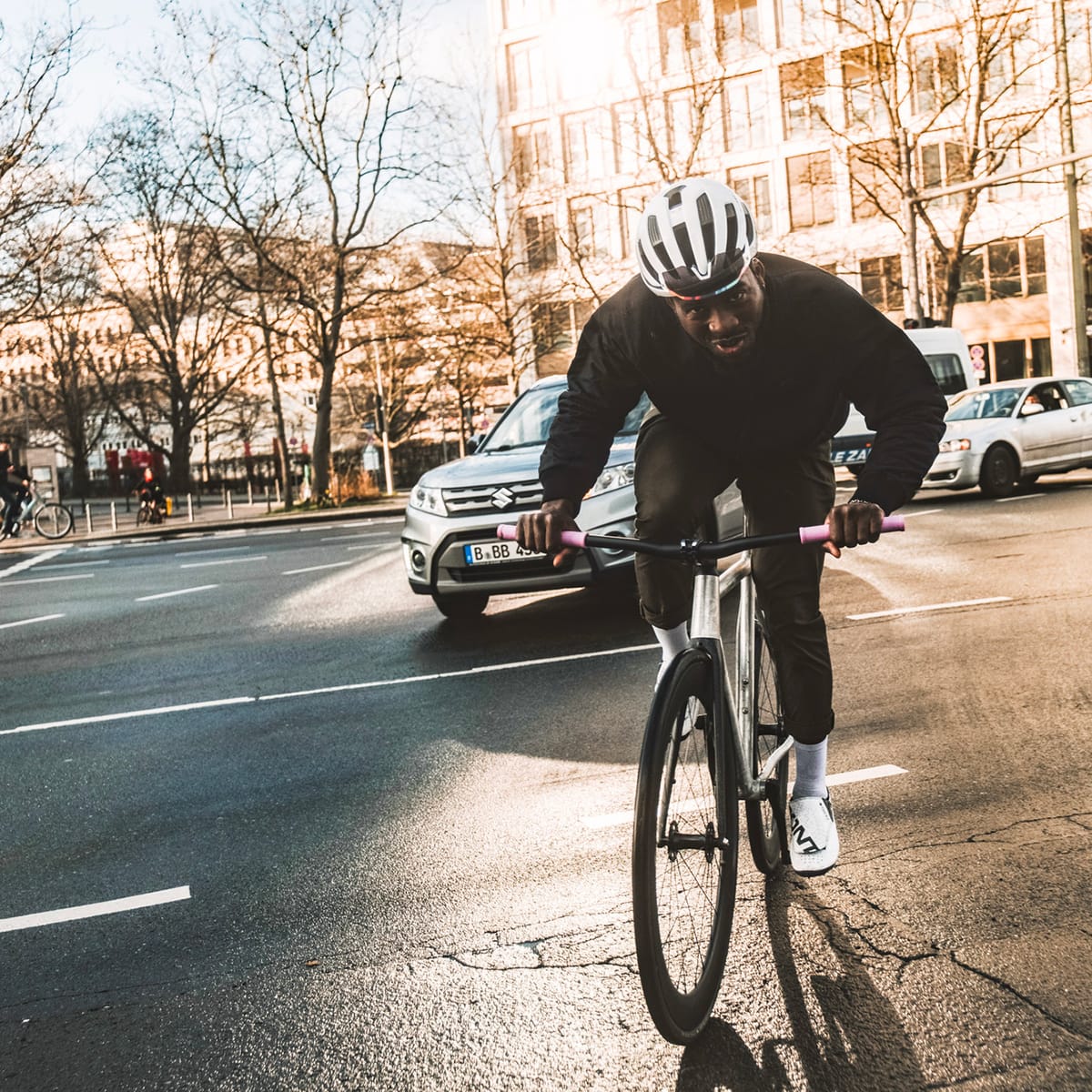 ABUS WINGBACK Road Hjälm Vit