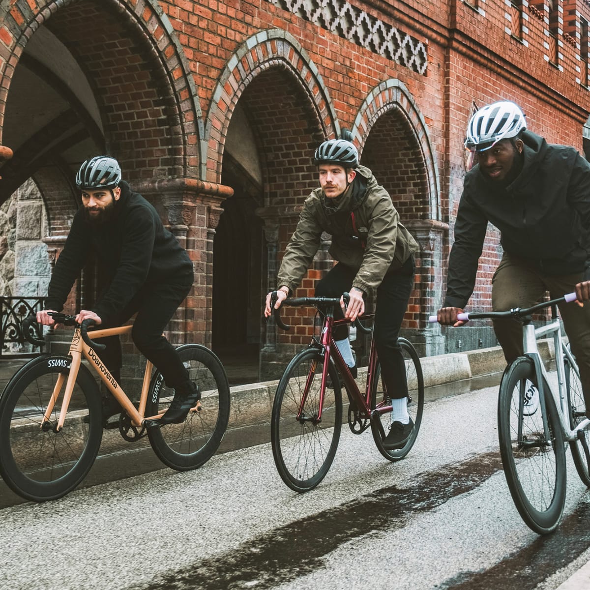 ABUS WINGBACK Road Hjälm Vit