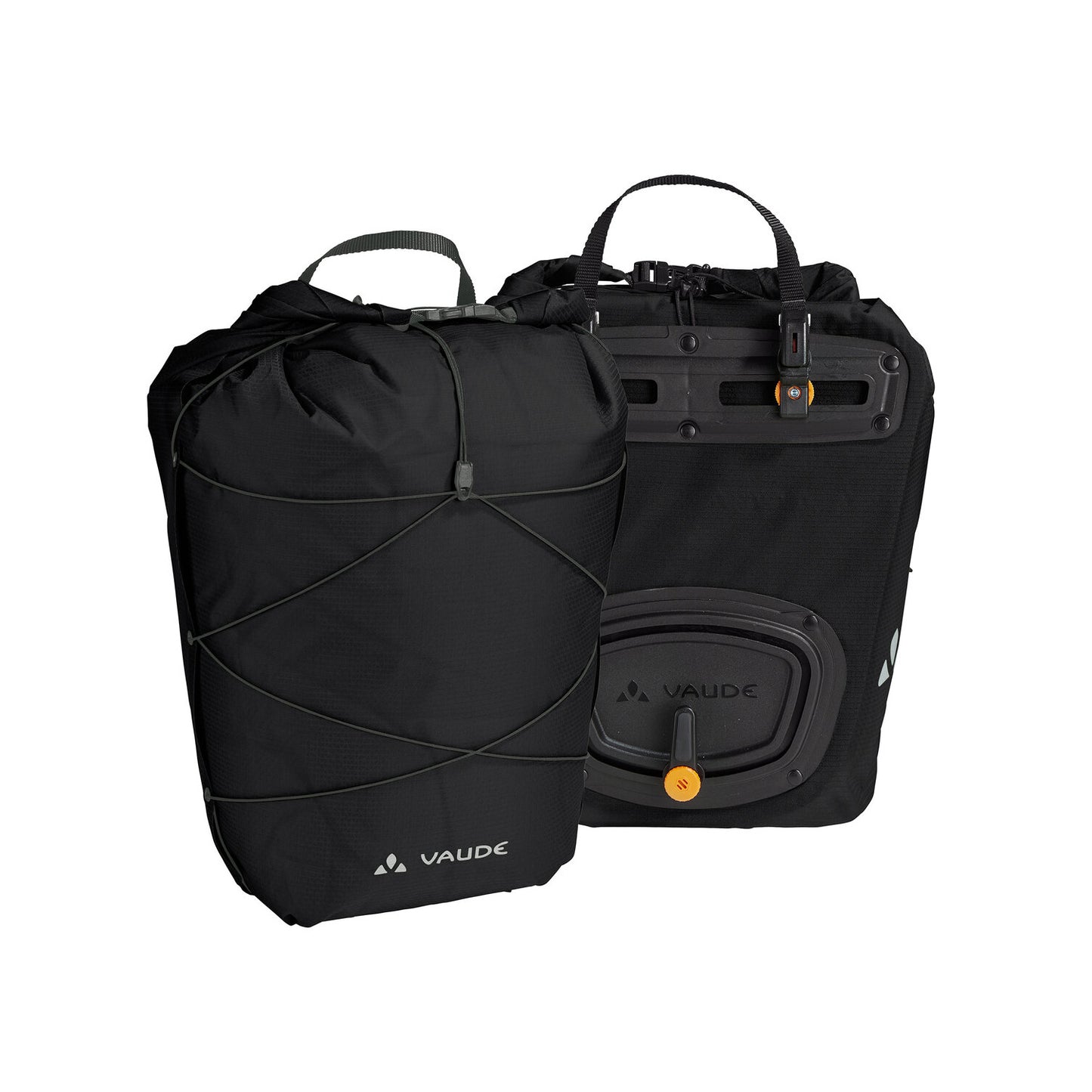 Ett par VAUDE AQUA BACK LIGHT 38 L svarta väskor