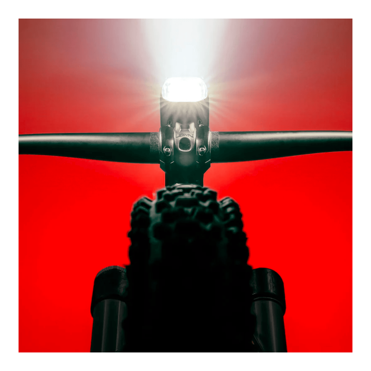 LEZYNE MEGA DRIVE 2400+ Frontljus Svart