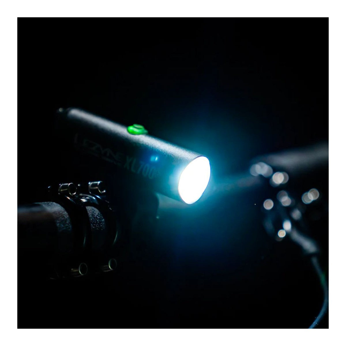 LEZYNE CLASSIC DRIVE XL 700+ belysning på framsidan