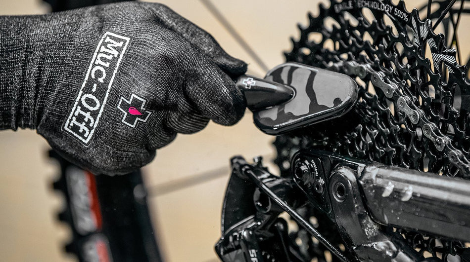 MUC-OFF Cleaning Kit (8 pieces)