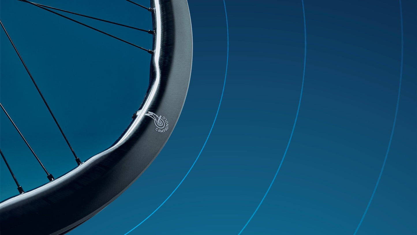 Ett par CAMPAGNOLO SHAMAL DUAL PROFILE CARBON C23-hjul, Tubeless Ready (Center Lock)