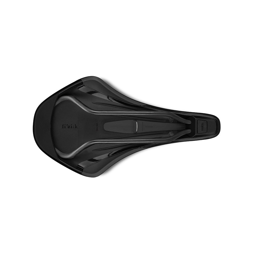 FIZIK TERRA ARGO X1 140 mm kolfibersadel med svarta skenor