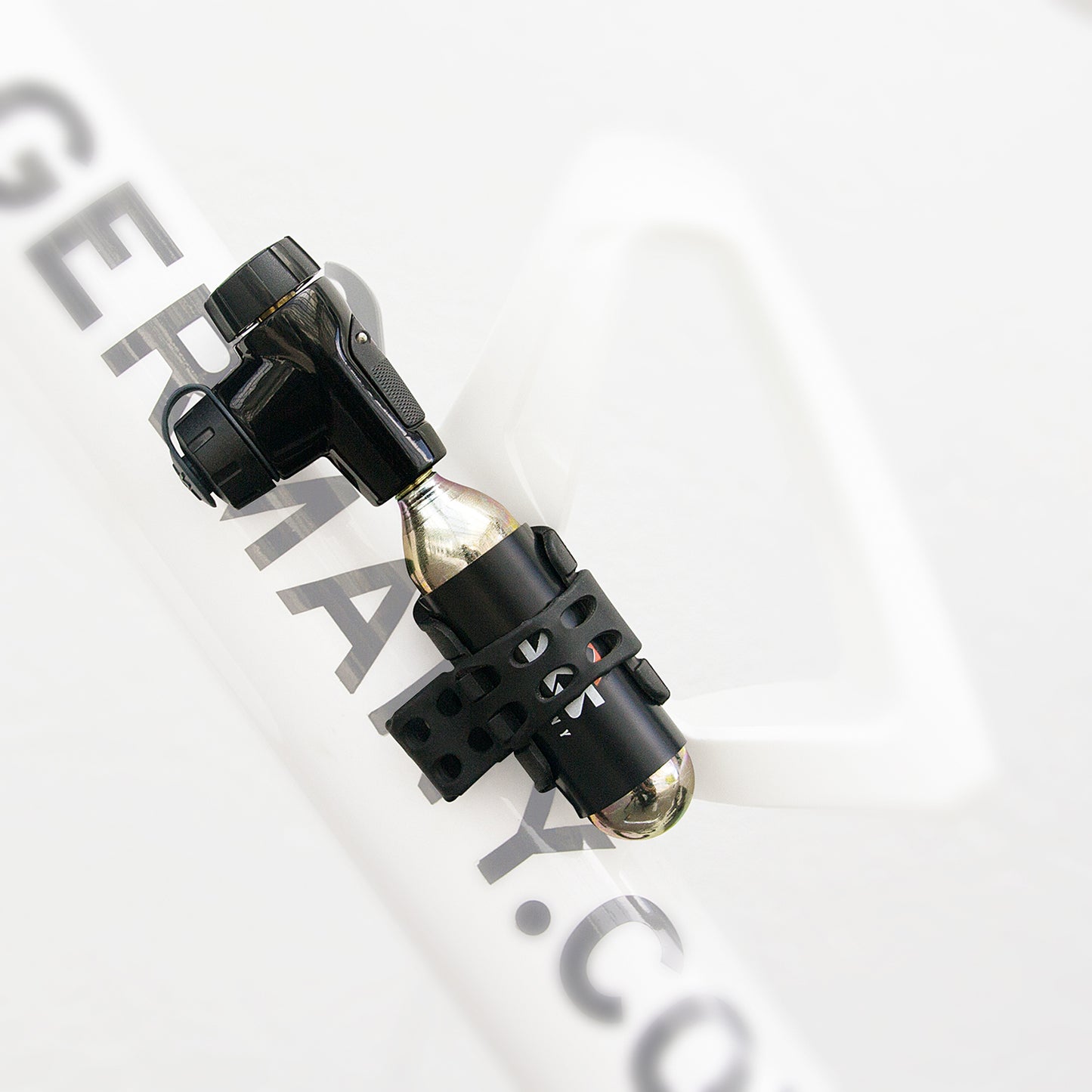 SKS GERMANY AIRBUSTER CO2-strike + 16 g gängad CO2-patron (x1)