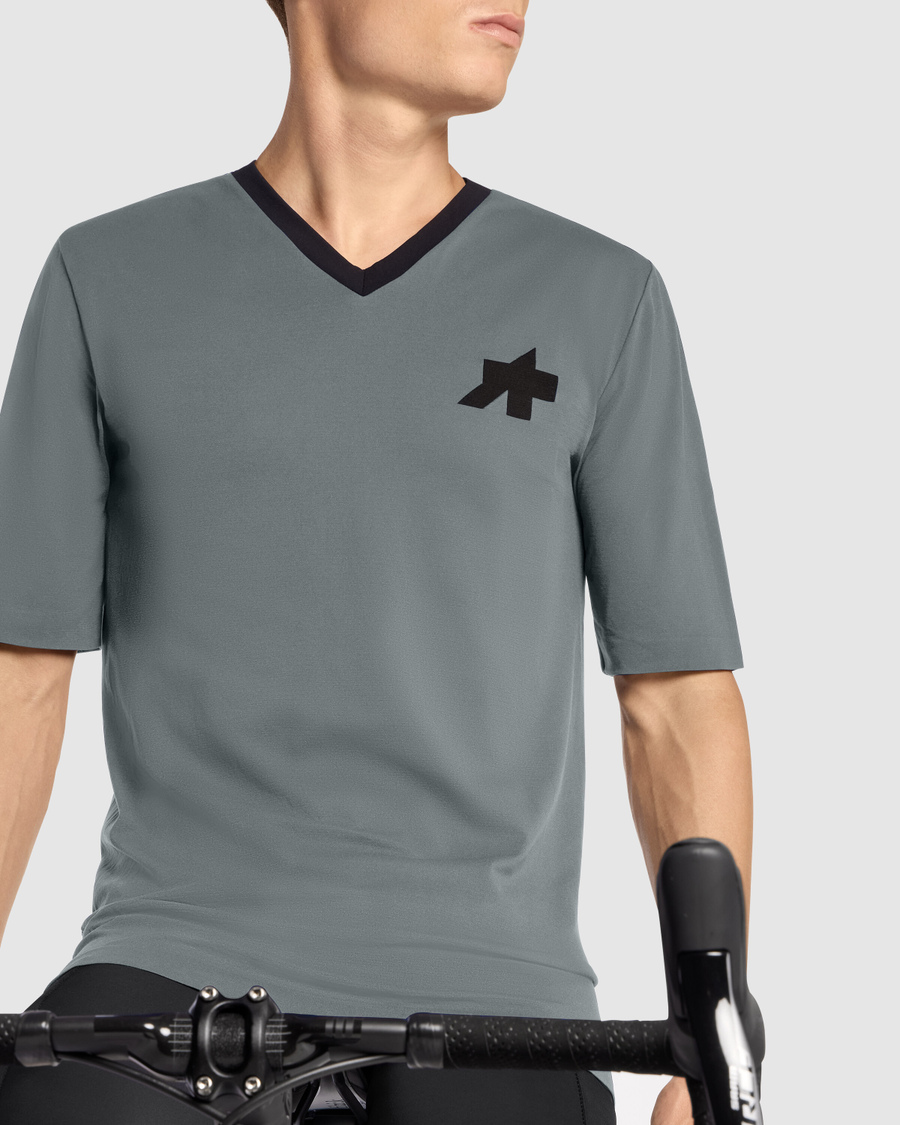ASSOS TACTICA TECH T5 kortärmad tröja grå