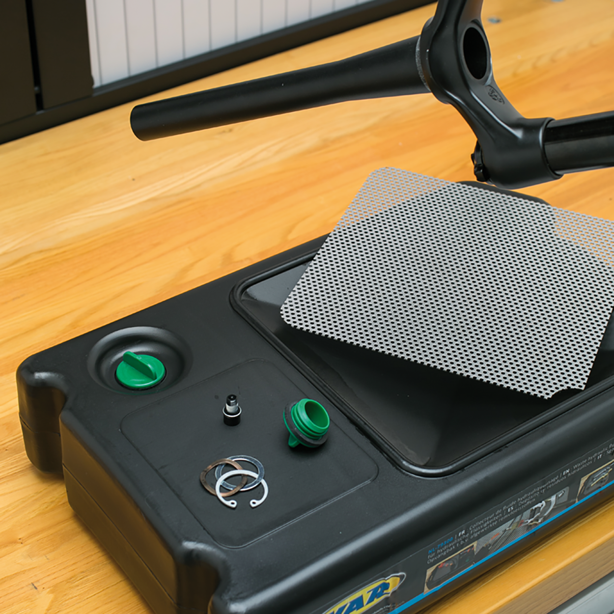 VAR Hydraulic Fluid Manifold NL-79300