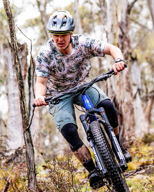 DHARCO TRAIL ENVY Shorts Grön