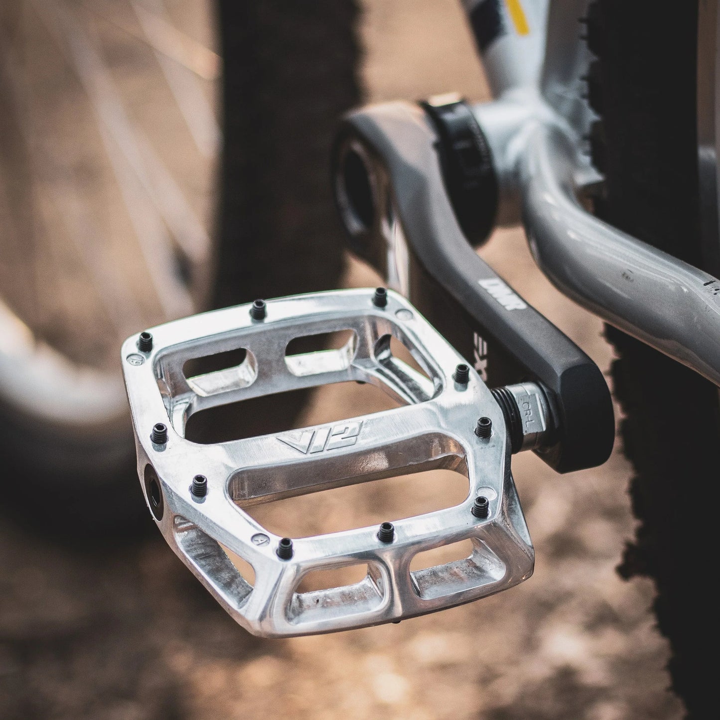 DMR V12 Silver platta pedaler