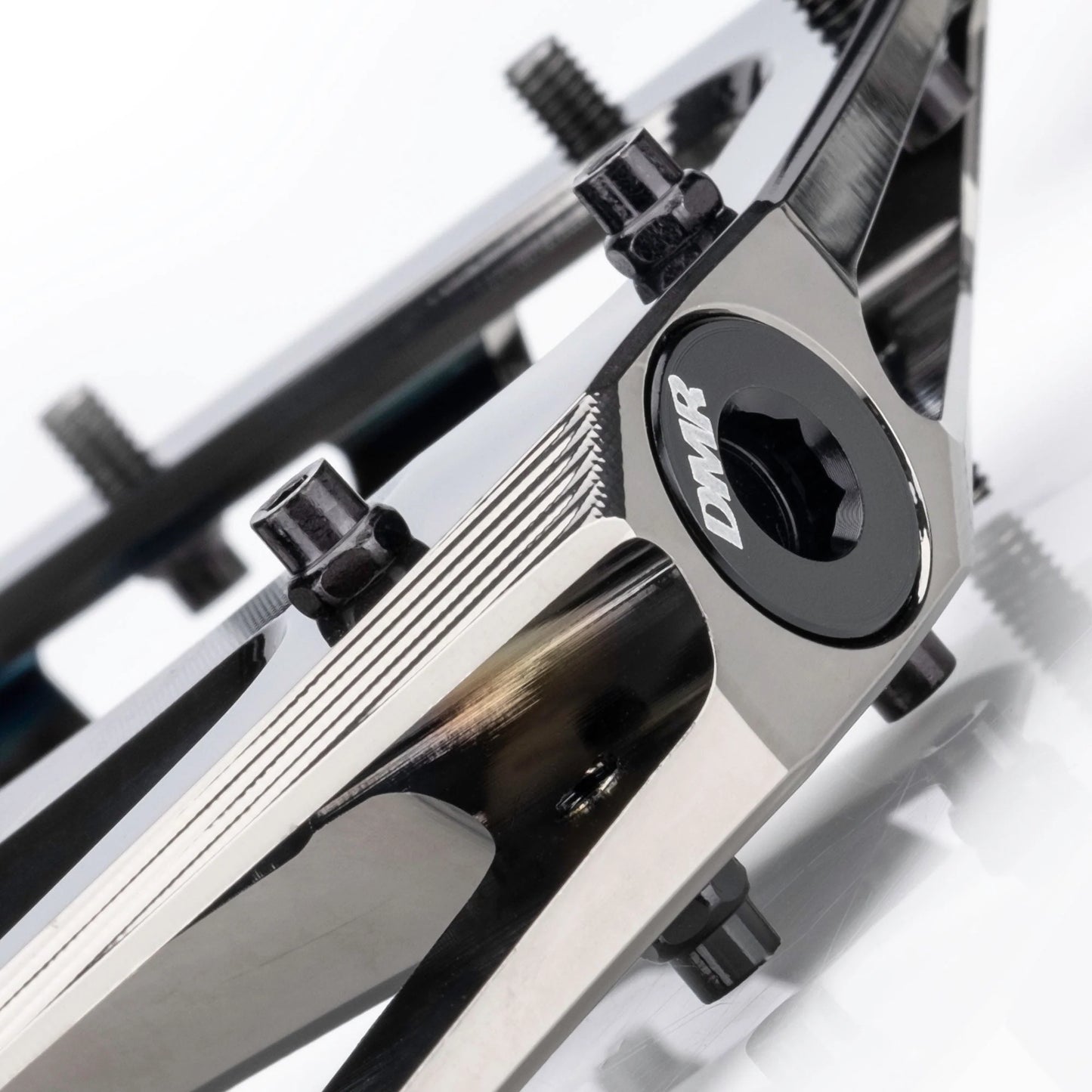 DMR VAULT plattpedaler Krom Svart