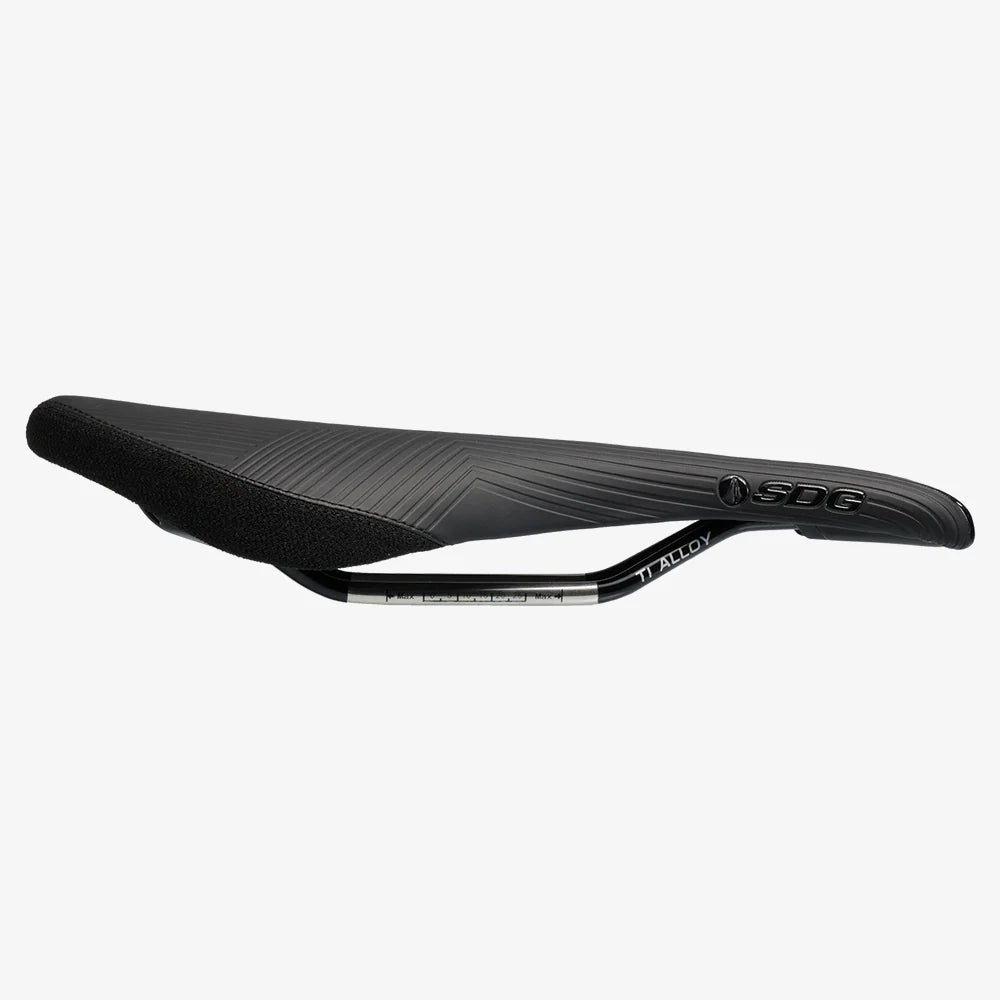 SDG DUSTER P MTN Rails Ti-Alloy sadel Svart