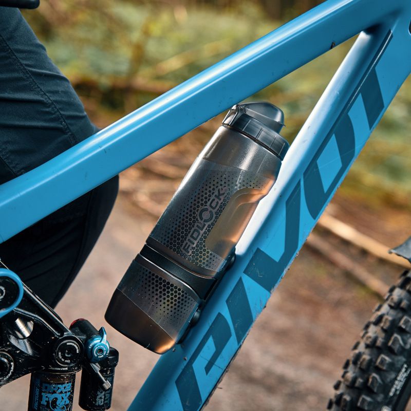 Bottle and bottle cage kit FIDLOCK TWIST BIKE BASE 800 ml Smoked