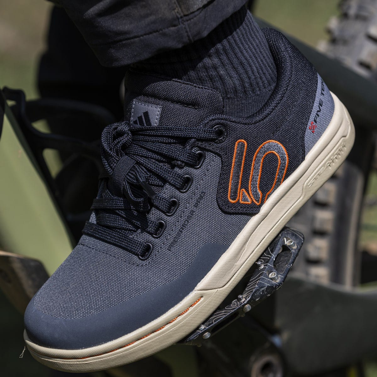 ADIDAS FIVE TEN FREERIDER PRO CANVAS MTB-skor för damer, grå/svarta 2025