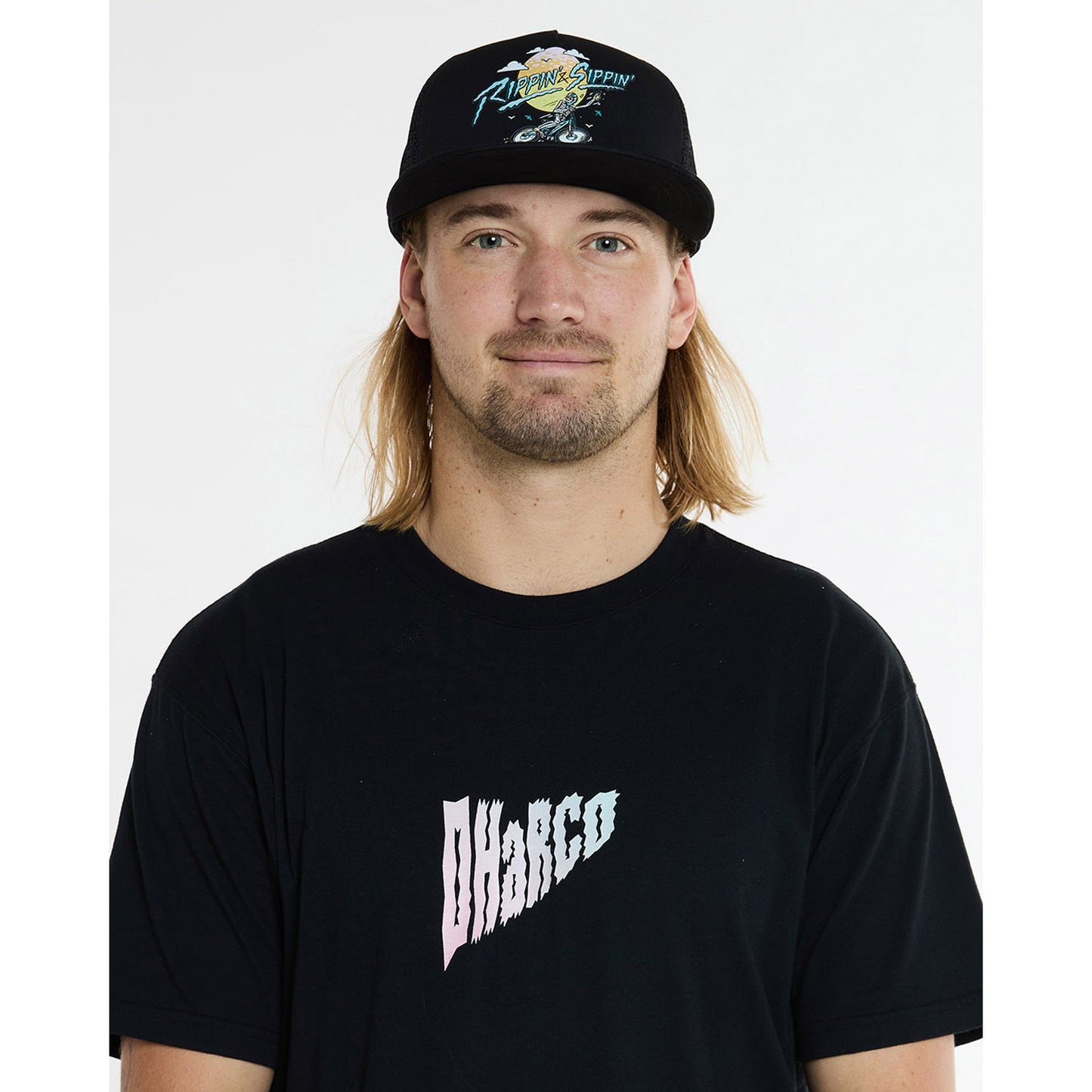 DHARCO FLAT BRIM TRUCKER RIPPIN AND SIPPIN keps Svart