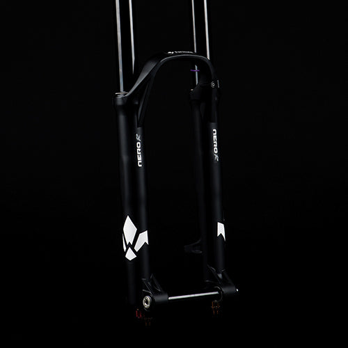 FORMULA NERO R AIR 27,5" axel 20x110 mm Boost-gaffel Svart