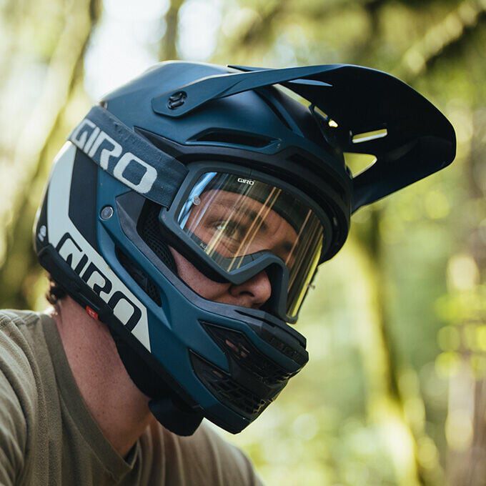GIRO INSURGENT MIPS SPHERICAL MTB-hjälm Svart
