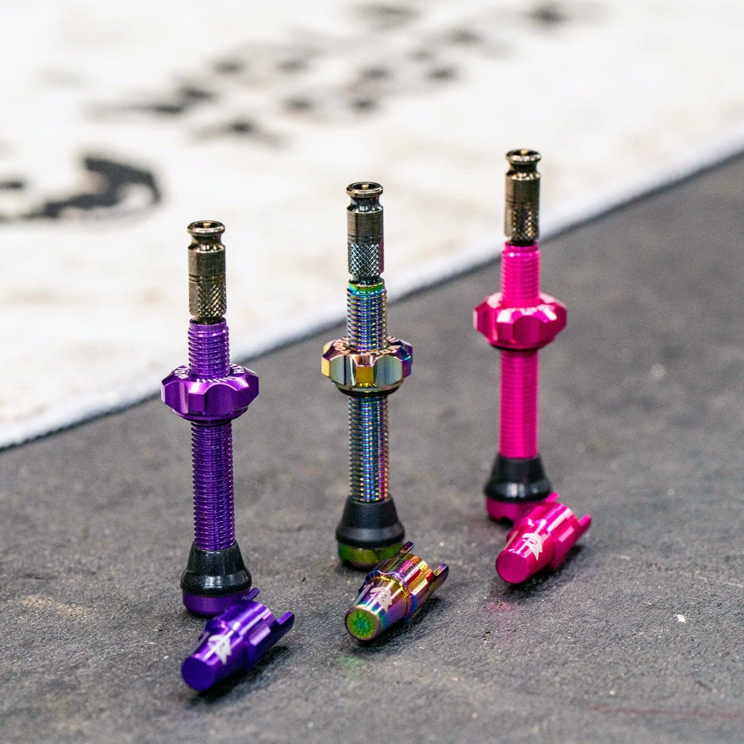 Slanglös ventil WOLF TOOTH CLIK VALVE Pink