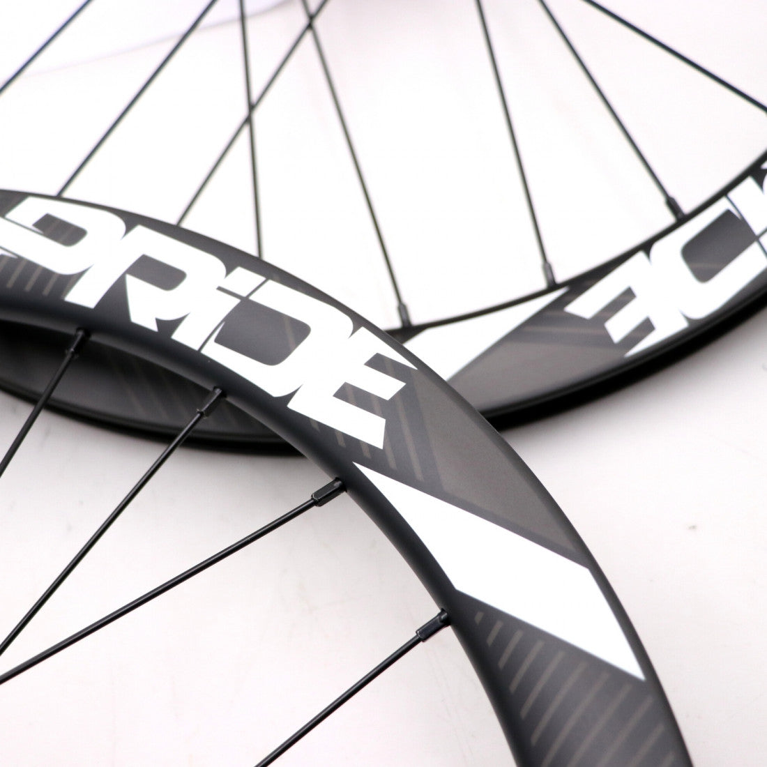 Hjulpar PRIDE 20" (451mm) Kolfiber Gravity Matt Disc Pride Control V1 Axlar 10/10mm Röd