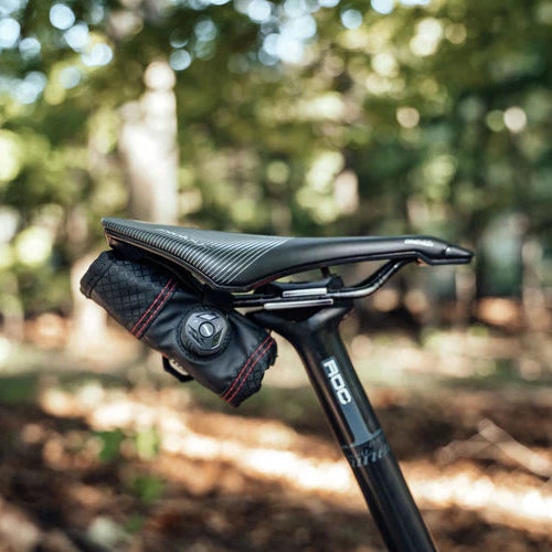 Sadelväska KOM CYCLING SADDLE ROLL XL