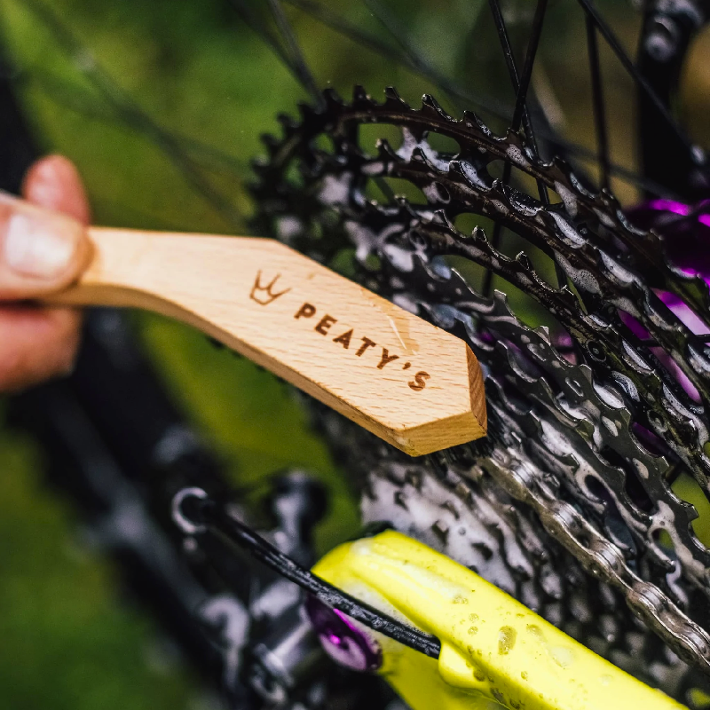 PEATY'S DRIVETRAIN BRUSH Rengöringsborste för växellåda
