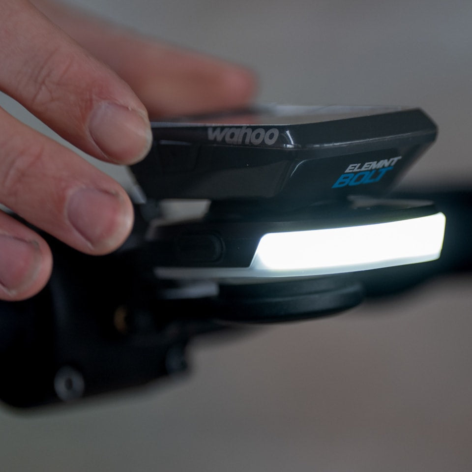 BBB SLICE 300 framlampa med GARMIN WAHOO GPS-insats