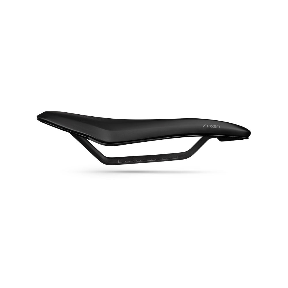 FIZIK TERRA ARGO X1 140 mm kolfibersadel med svarta skenor