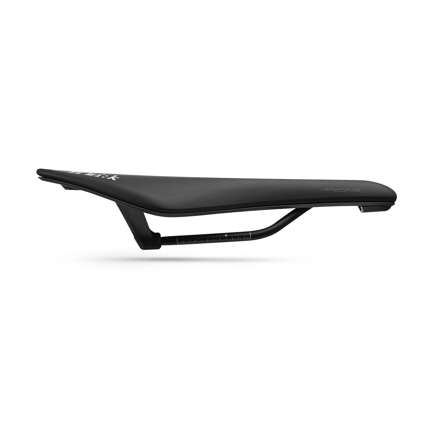 Sadel FIZIK VENTO ARIONE R5 145 mm Skenor Stål