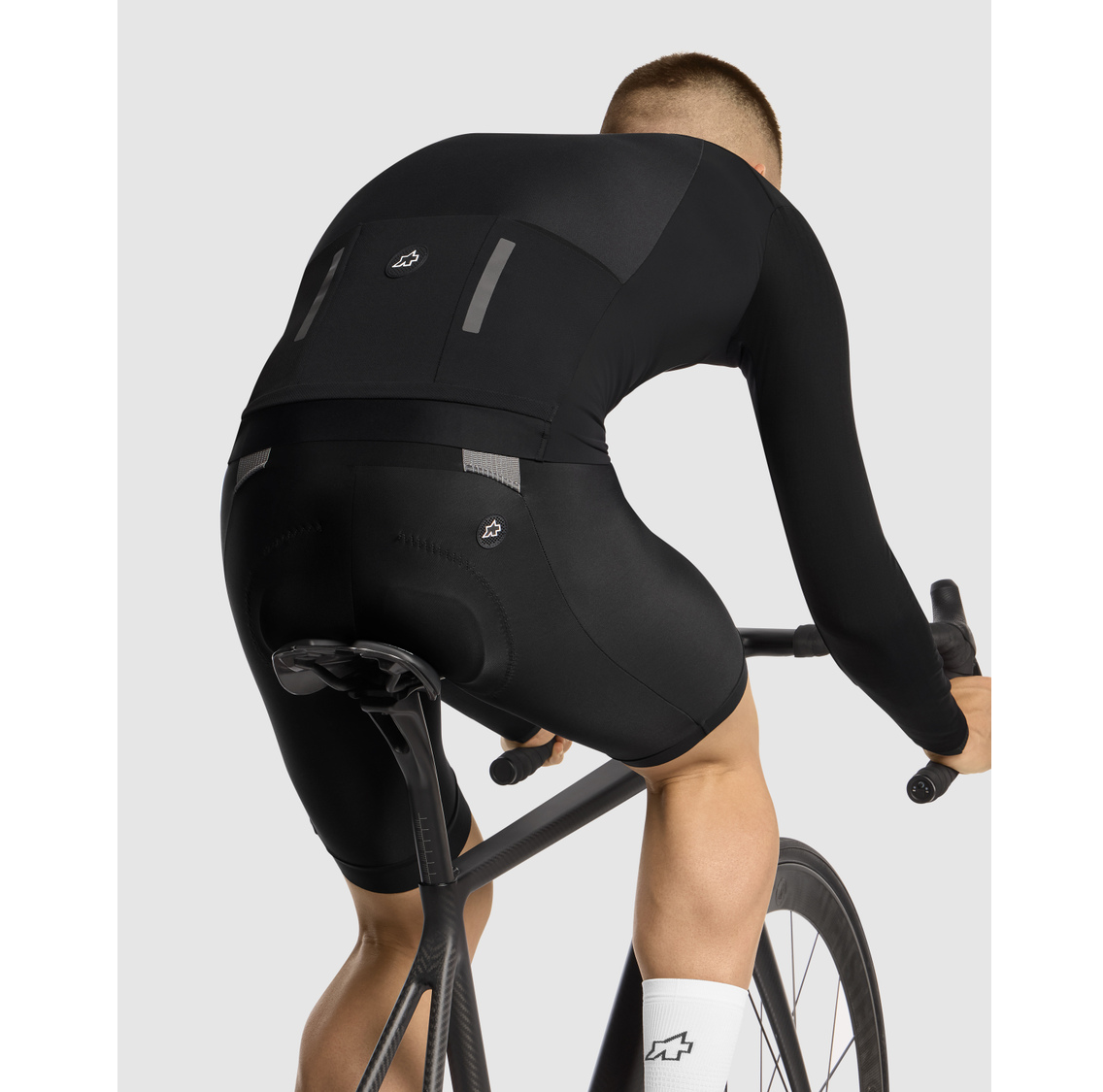 ASSOS MILLE GTS S11 Jacka i svart serie