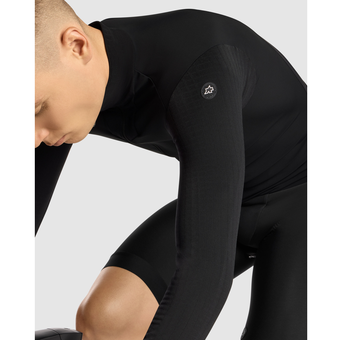 ASSOS MILLE GTS S11 Jacka i svart serie