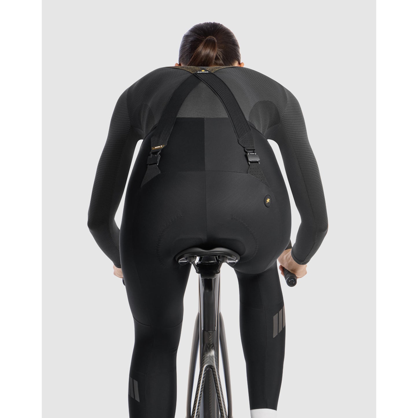ASSOS UMA GTV S11 dambyxa i svart serie