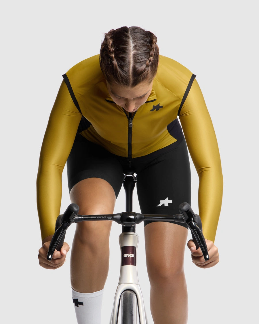 ASSOS UMA GT WIND S11 Guldgul ärmlös jacka för dam