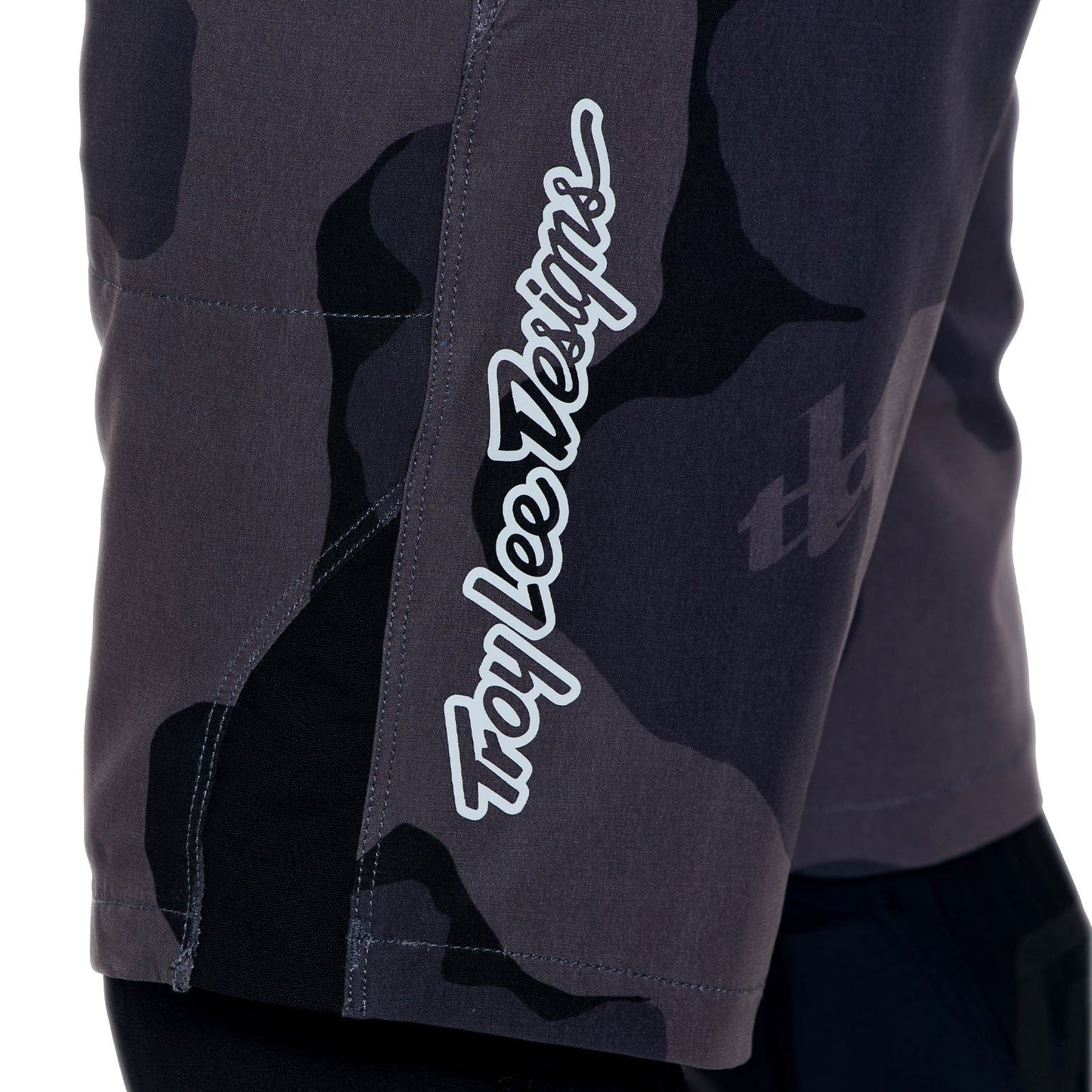 TROY LEE DESIGNS SKYLINE PRO FLOW CAMO Carbon Shorts med foder BN3TH