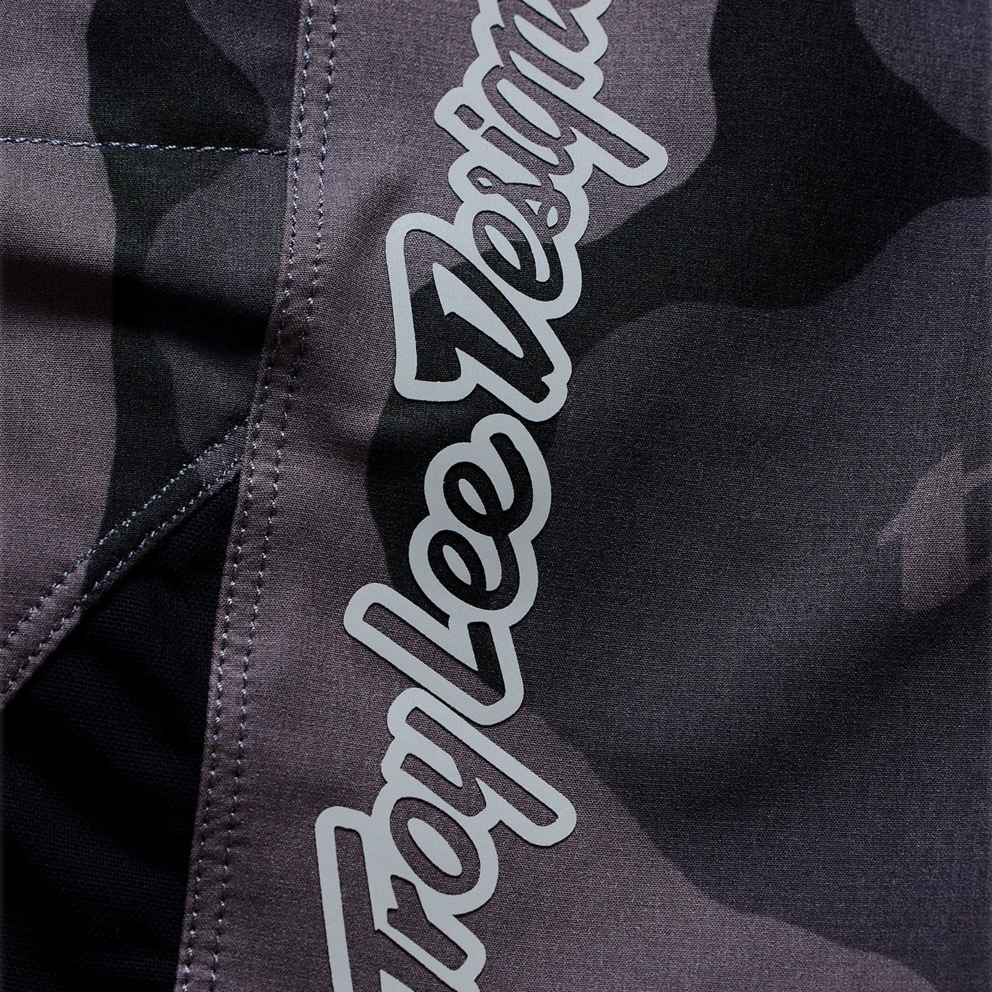 TROY LEE DESIGNS SKYLINE PRO FLOW CAMO Carbon Shorts med foder BN3TH