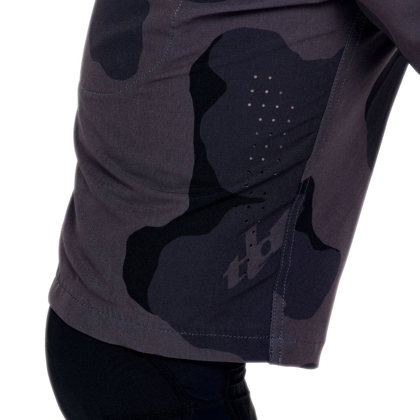 TROY LEE DESIGNS SKYLINE PRO FLOW CAMO Carbon Shorts med foder BN3TH