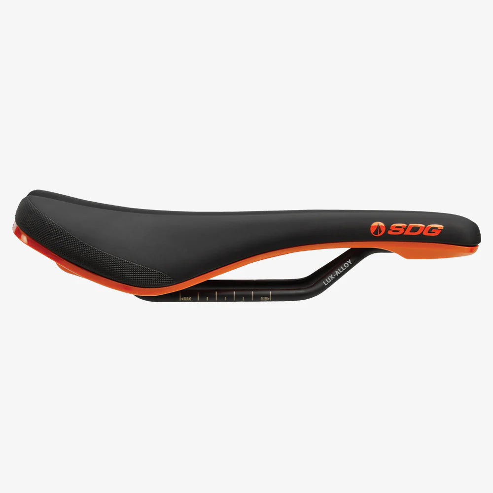 SDG BEL-AIR V3 Rails Lux Sadel i legering Svart/Orange