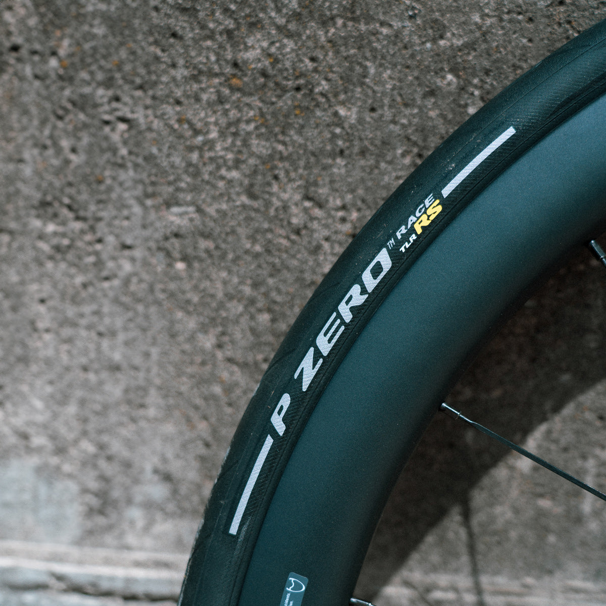 PIRELLI P ZERO RACE TLR RS 700x28c Tubeless Ready Svart däck