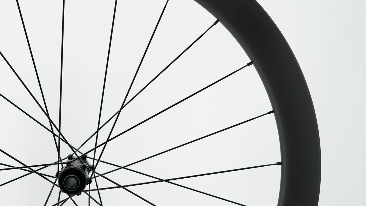 Pair of SCOM CORSA 45 Tubeless Ready Wheels (Center Lock)