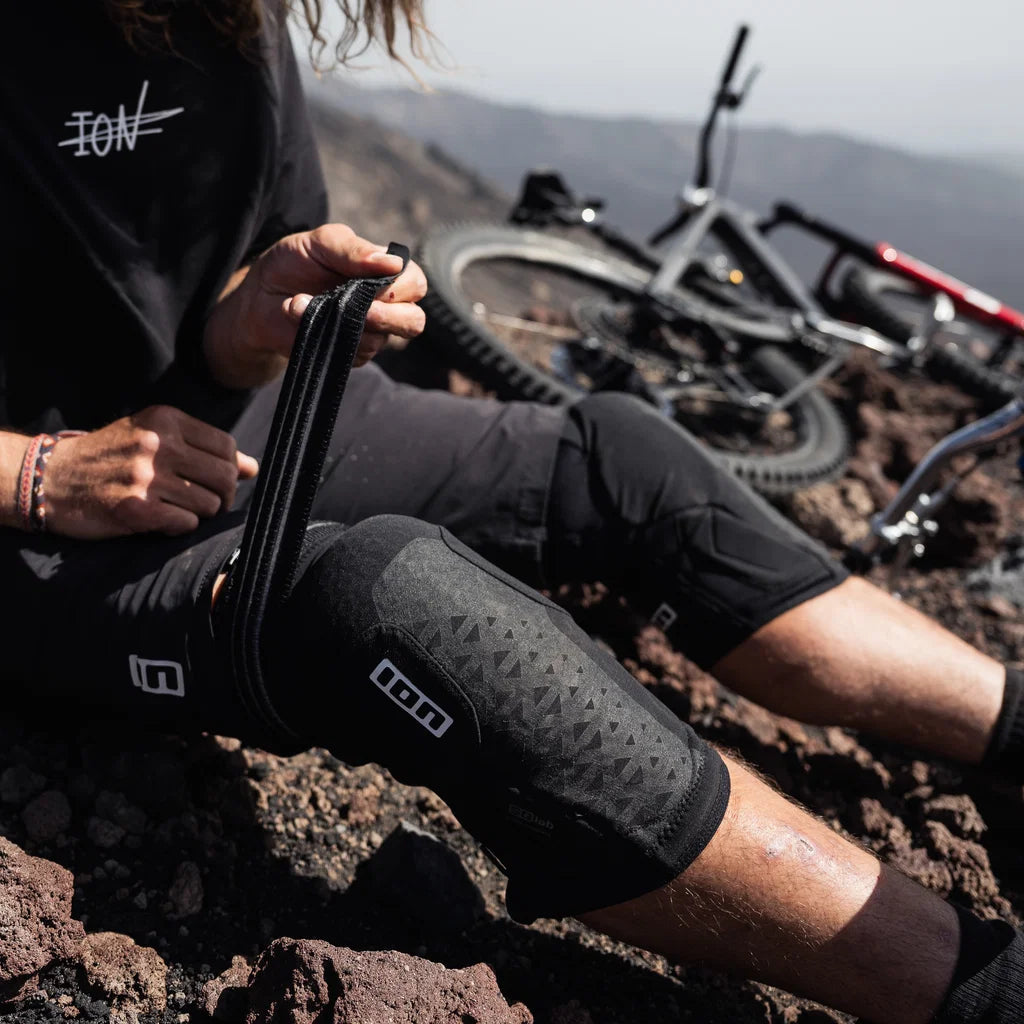 ION K-Pact Unisex Knee Pads Black