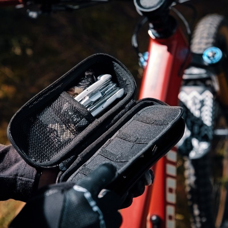 Verktygsväska FIDLOCK TWIST TOOLBOX + BIKE BASE Svart