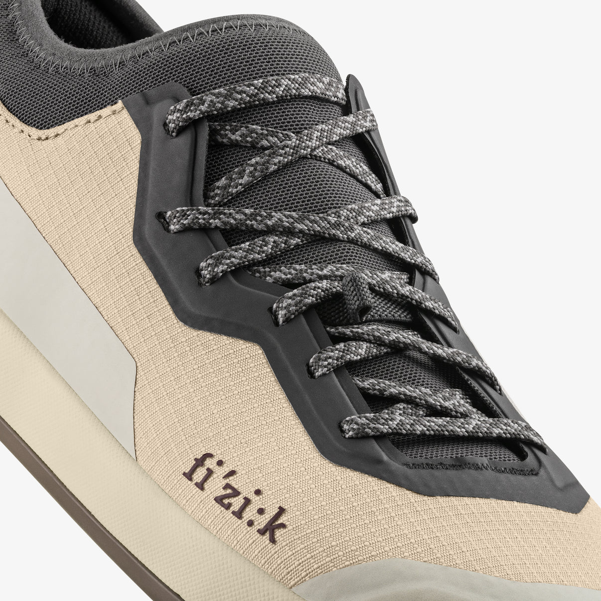 FIZIK VERSOR 2 FLAT mountainbike-skor, vit/grå