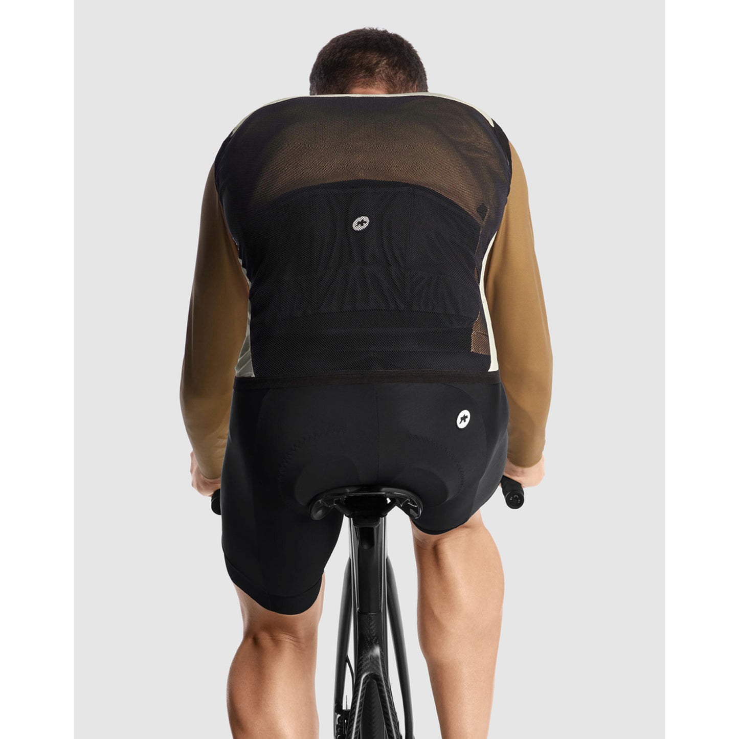 ASSOS MILLE GT Wind C2 Moon Sand Sleeveless Jacket