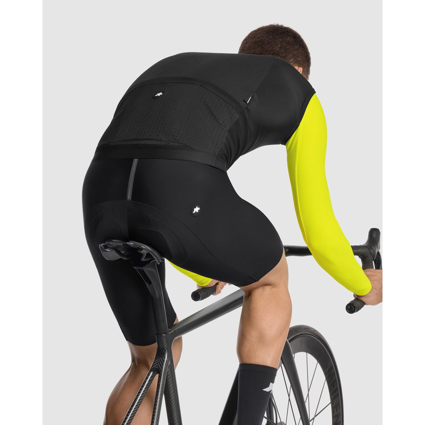 ASSOS EQUIPE R S11 Black Series Sleeveless Jacket