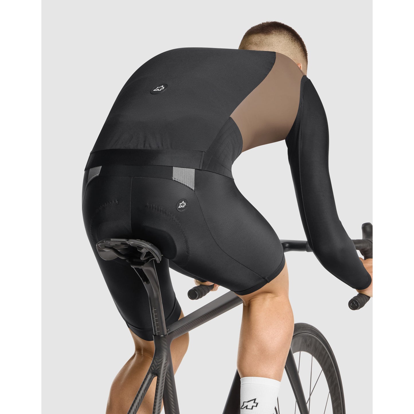 ASSOS MILLE GTS S11 Terra Sand Sleeveless Jacket