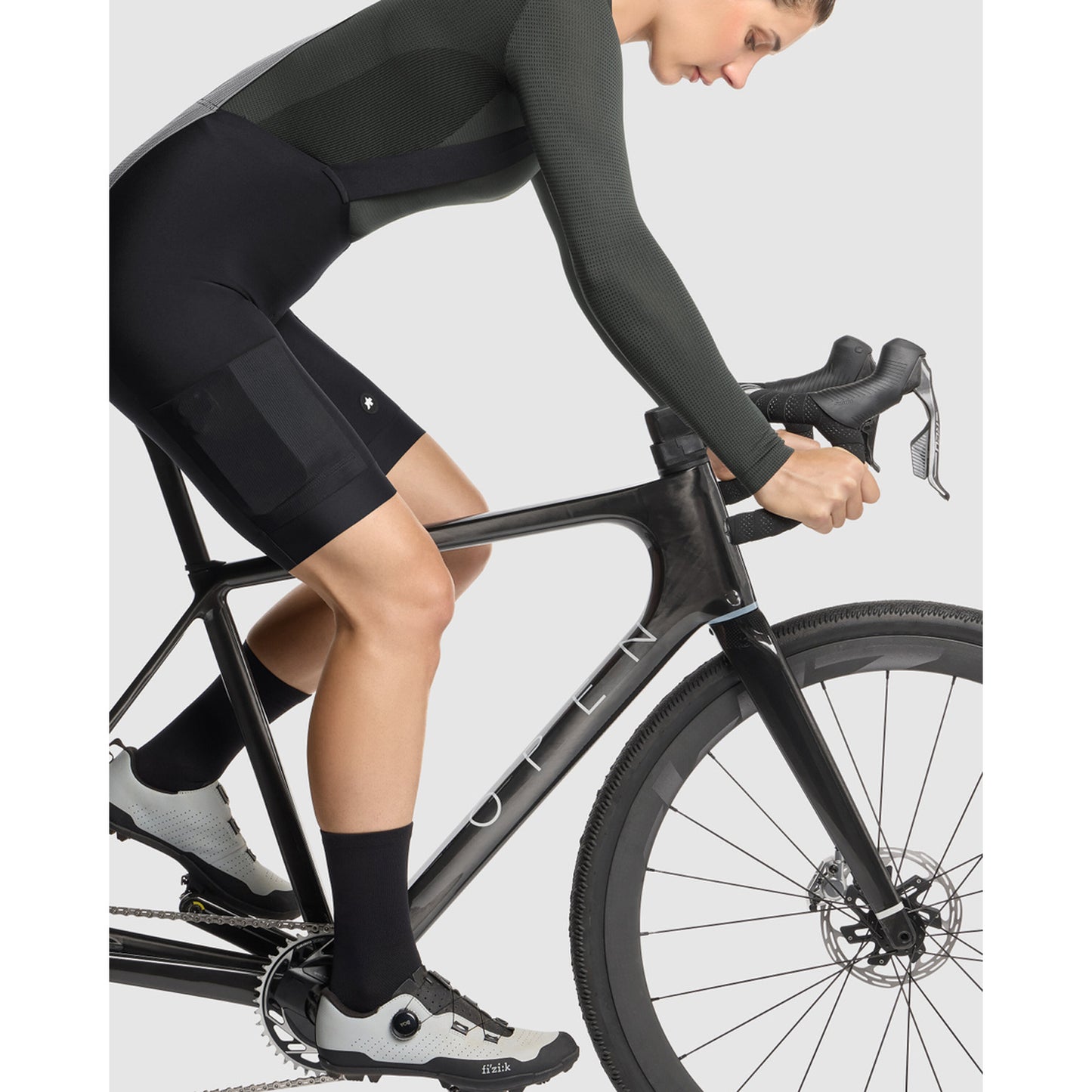 ASSOS TACTICA T5 dambyxa i svart serie