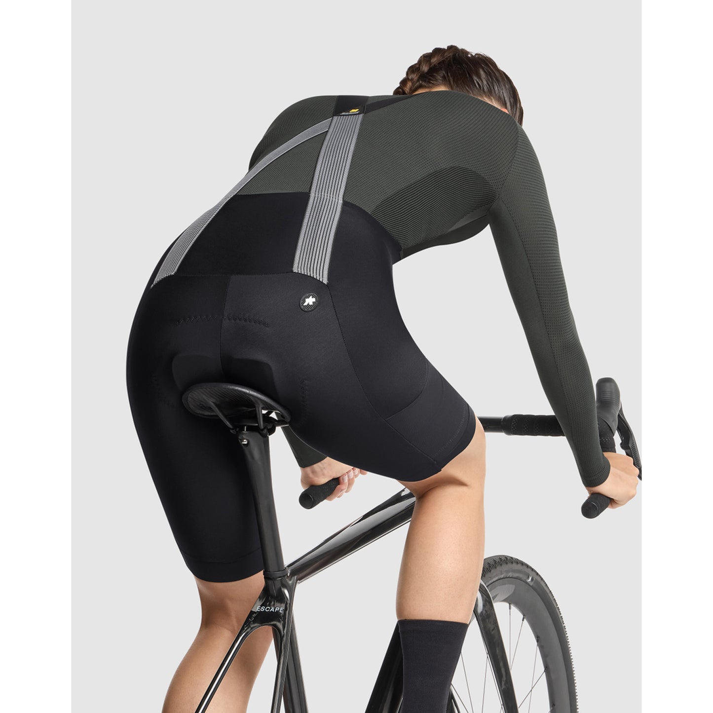 ASSOS TACTICA T5 dambyxa i svart serie